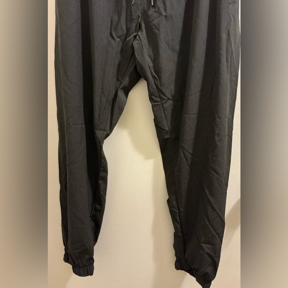 Mens Casual Black Jogger Pants with Zipper Pockets - Picture 5 of 9